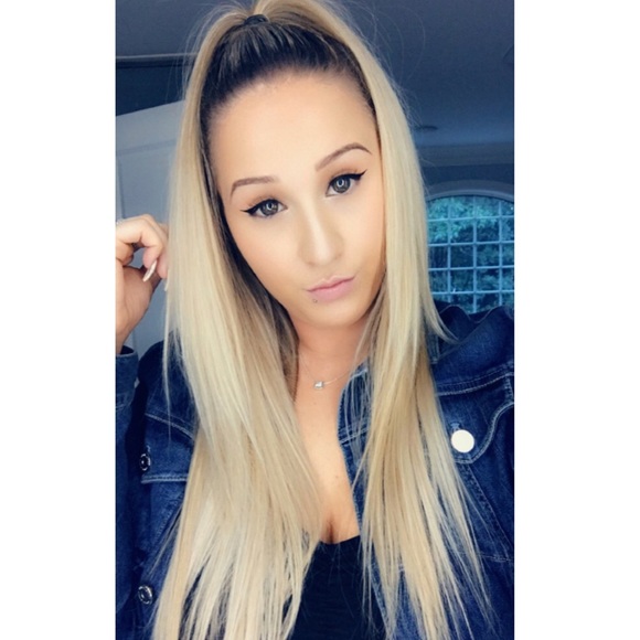 Meet your Posher, Vicki - Picture 1 of 2